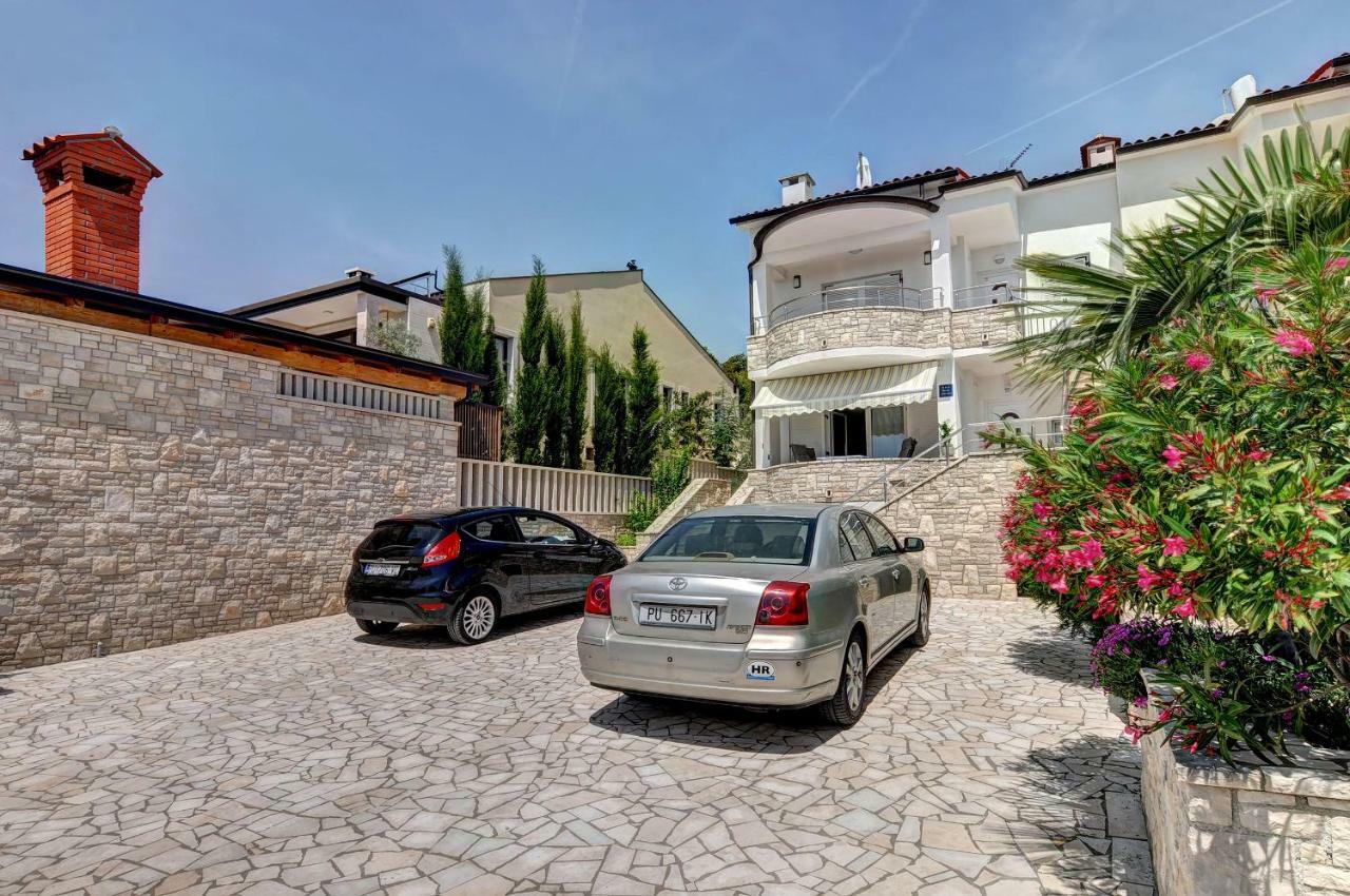 Apartment Karla Kavran Екстер'єр фото